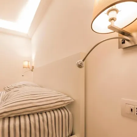 Casa Fabrizio Ai Gradoni Di Chiaia * Naples